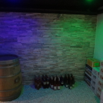 Cave à vin avec éclairages harmonieux